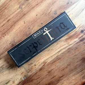 KVD Kat Von D Serpentina Palette